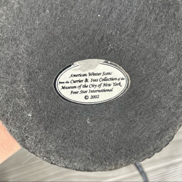 American winter scene from the carrier and Ives collection painted glass lamp - Picture 6 of 8